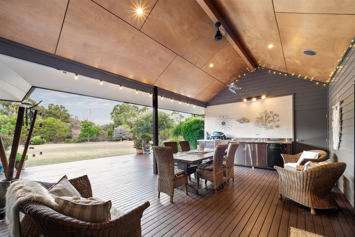 La Dimora—Tranquil Retreat Where Bush Meets Beach