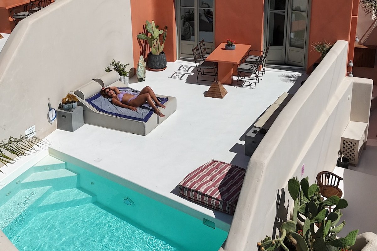 Pink Freud Villa |Superior | Pool | Sunset View gallery image 3