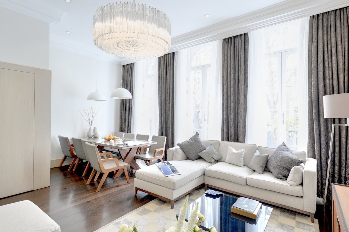 Knightsbridge Luxury 3 Bed Apartment with Terrace gallery image 4