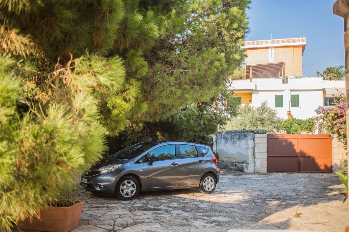 Villa grande & Villa piccola, immerse nel verde gallery image 5