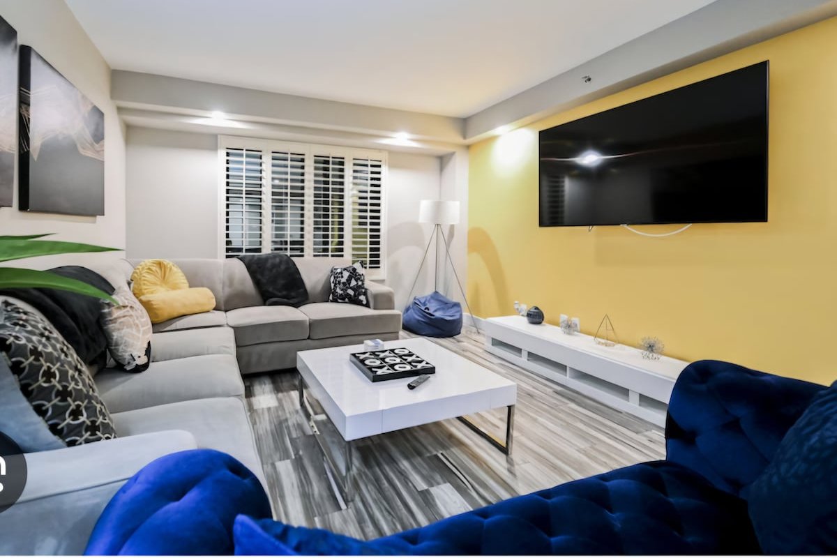 The Heart of Las Vegas Strip! gallery image 4