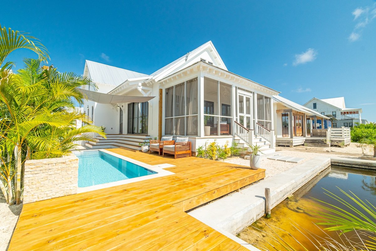 Java Villa Paradise + The PoolClub at Mahogany Bay gallery image 3