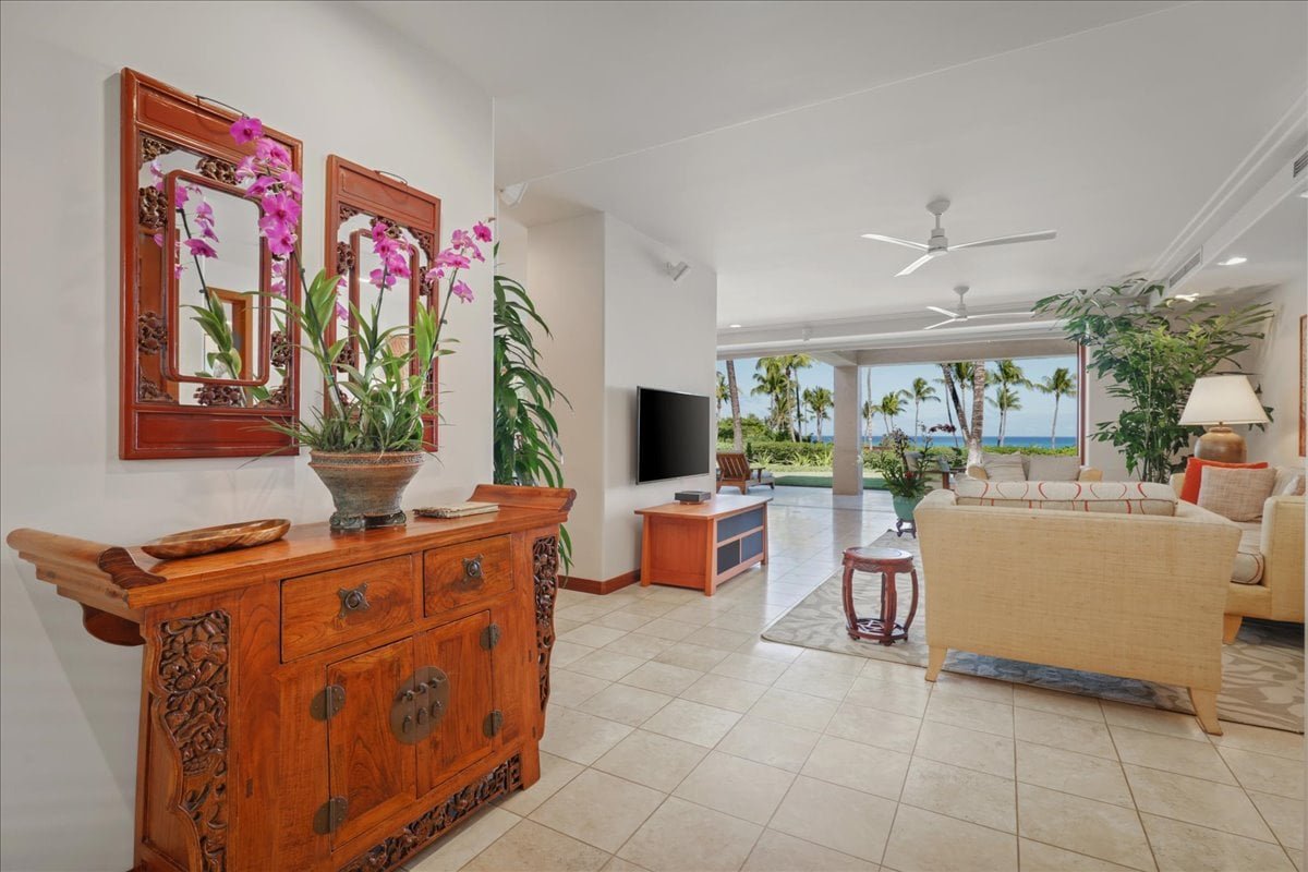 Hillside Villa 2102 – Onsite Staff & Daily Housek gallery image 5