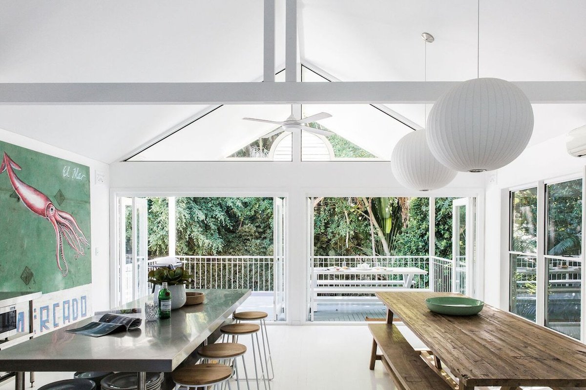 The Beach House, Pool, Tennis Court, Location! gallery image 2