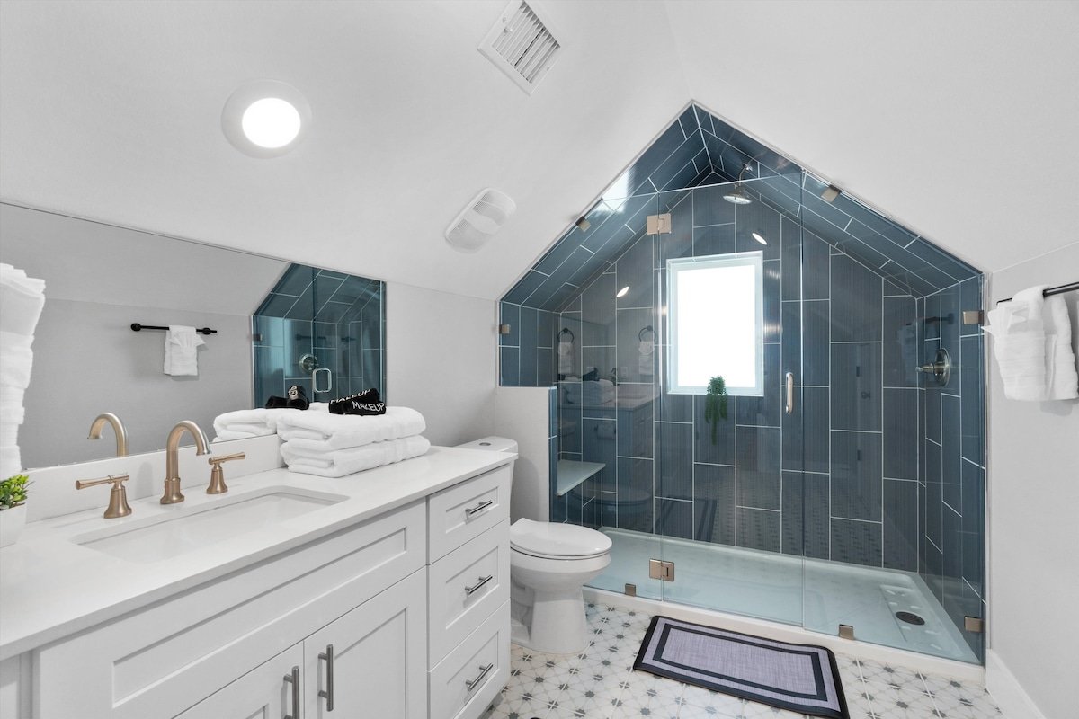 Mega Home – Up to 20 People – Mins 2 ACL/F1/Dwntwn gallery image 4