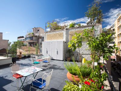 Stylish Townhouse: 3 Apts with Rooftop. EP7 bldg