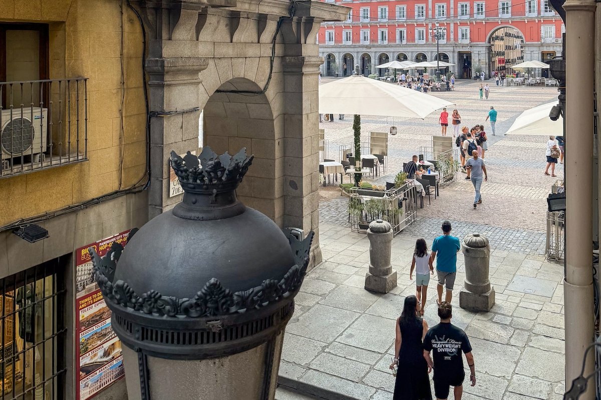 Apartamento Mágico en el corazón de Plaza Mayor gallery image 4