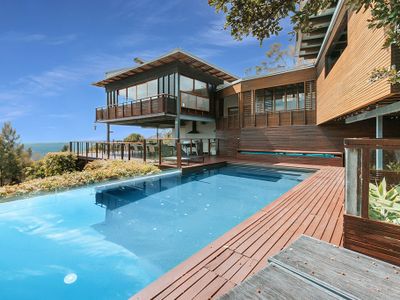 Montville Resort Style Holiday Retreat with pool