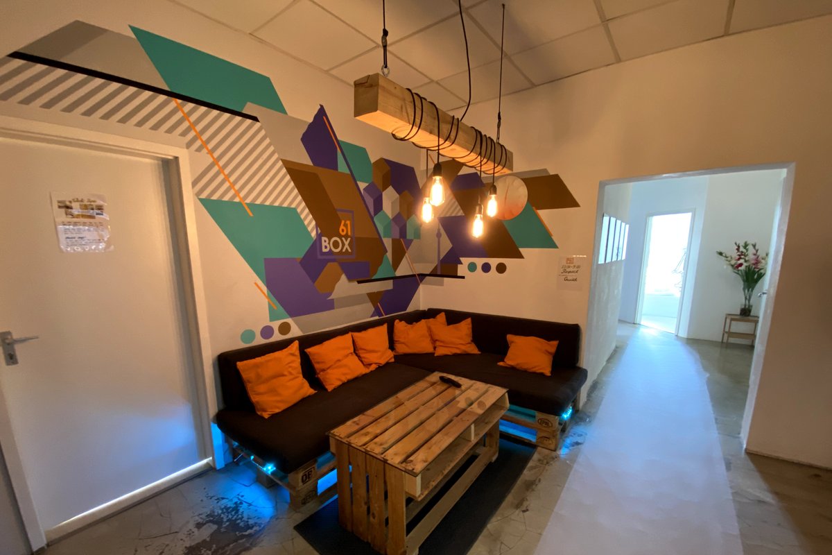 Creative art loft, 7 room, 2 bath, hip area