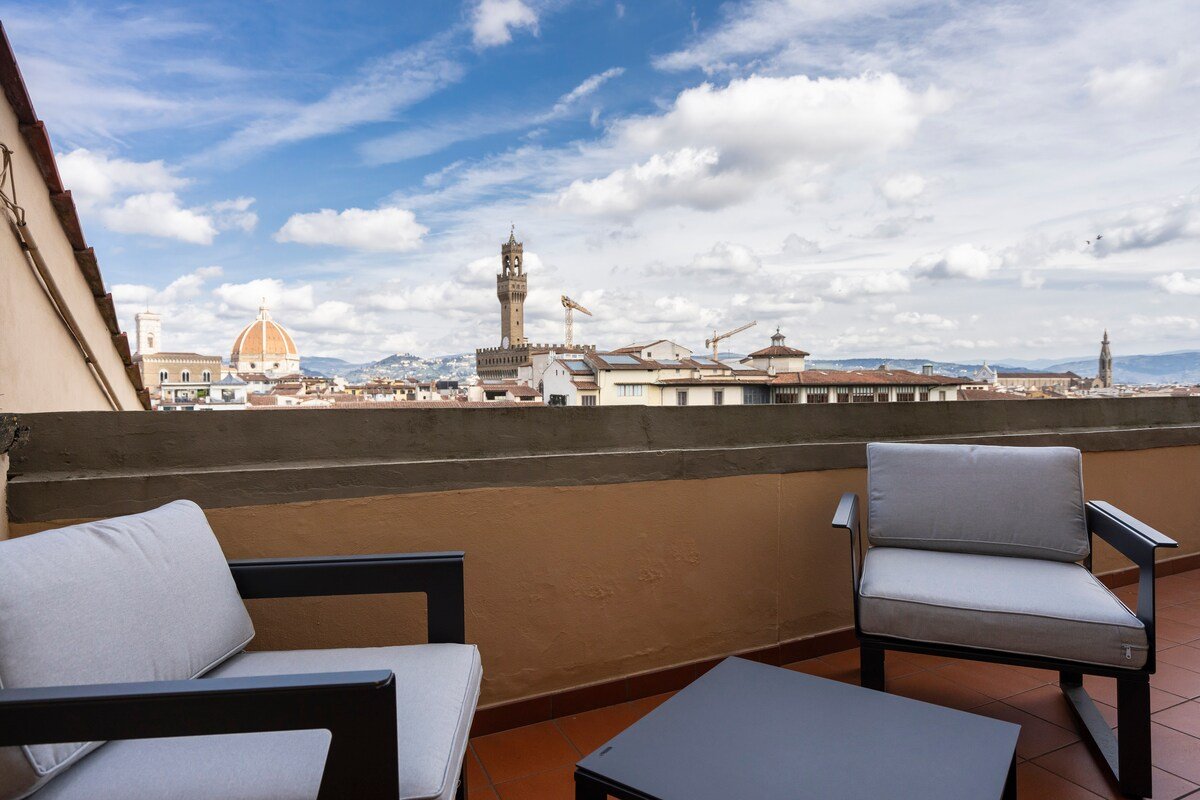 Attico Pontevecchio + Vista Duomo-Uffizi+Parking gallery image 5