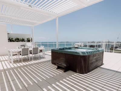 Aquavista Penthouse – Stunning 180 Views