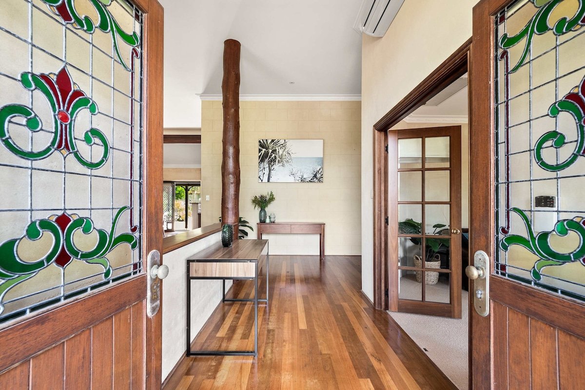 Carinya Cove – pool, pet friendly, fireplace gallery image 5