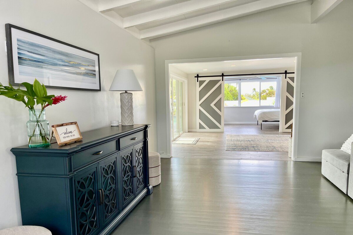 The Pool House in Kailua with 3,200 sf, 6bed/4bath gallery image 3