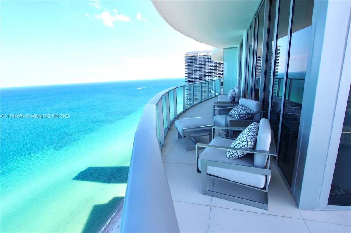 Luxury LPH with Ocean Front retreat 2/2 @ 39th Fl gallery image 5
