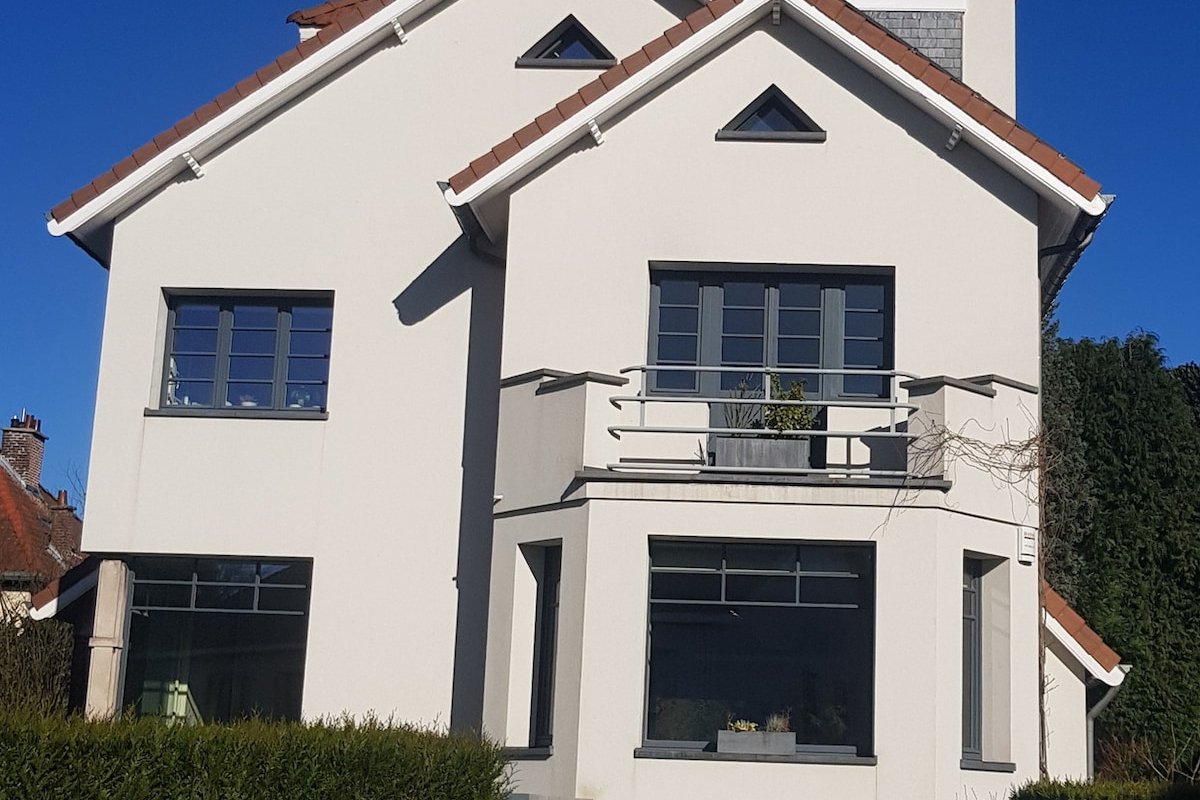 Grande maison, 5 chambres, 200m du métro gallery image 2