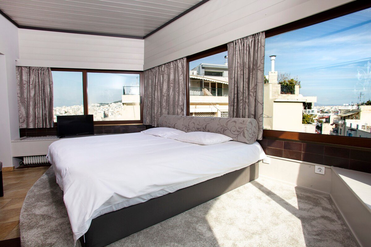 Exclusive Spacious Apt. Expansive City Views. ST8 gallery image 5