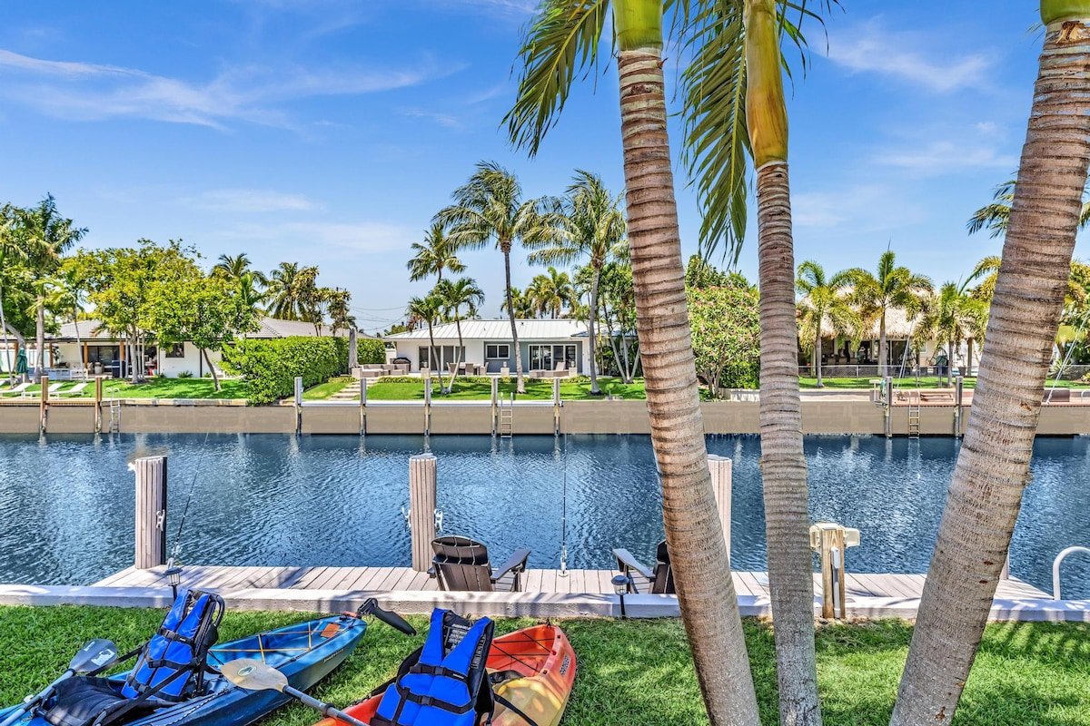 Sandy Cove! 1mi beach+HtdPool+BOAT Rental+ClNEMA! gallery image 2