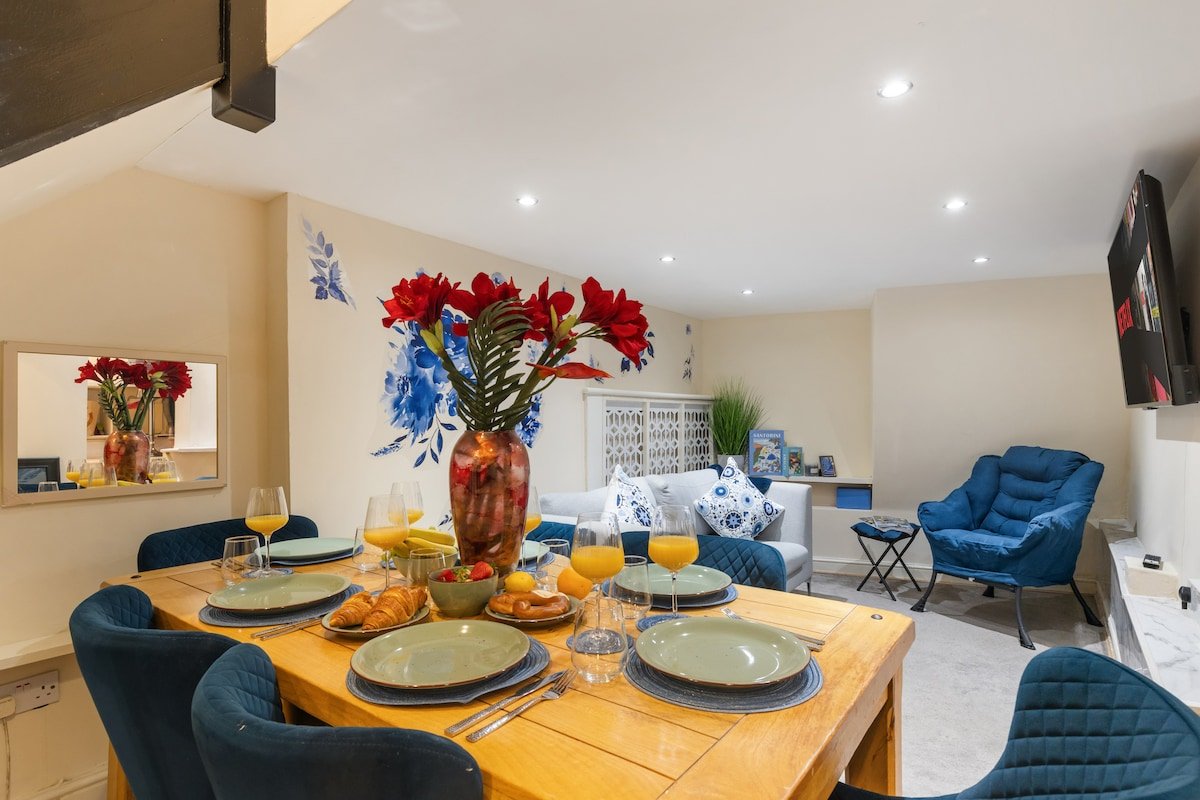 4 bedroom entire house in Kensington gallery image 4