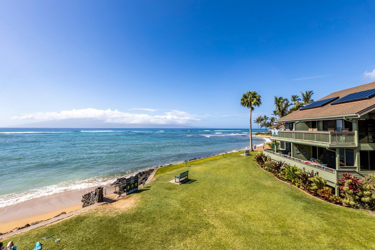 Oceanfront balcony w/ pool @ Kahana Outrigger 2B2 gallery image 3
