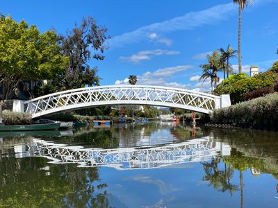 Spacious 3 bedroom, canal, beach, best location!