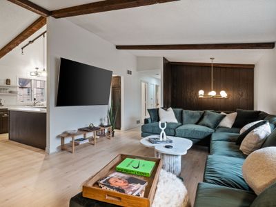 Game room/ 5 min to DT Minneapolis, Target Center