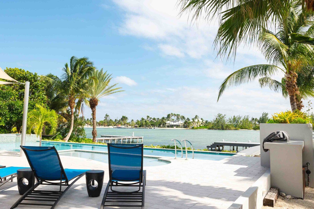 White Dahlia by Grand Cayman Villas gallery image 4