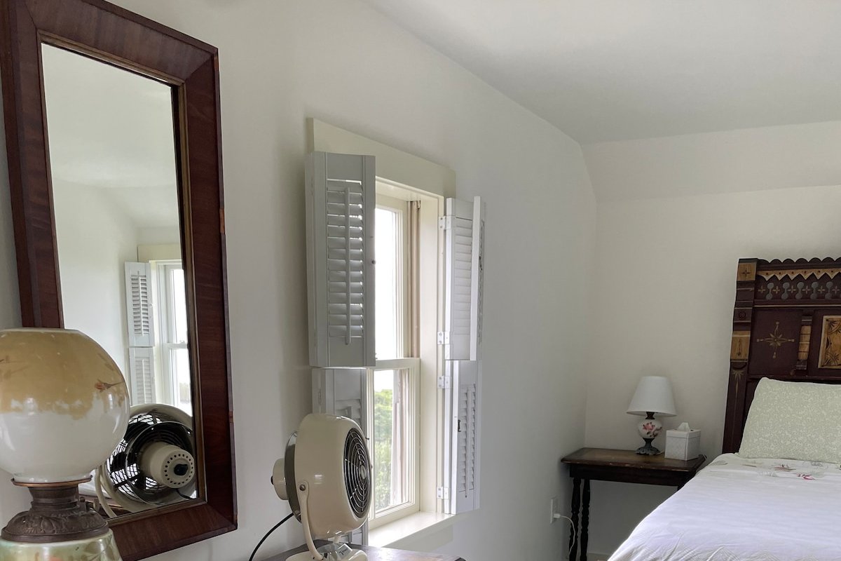 Sea Breeze Inlet Cottage, 2 Room Suite gallery image 4