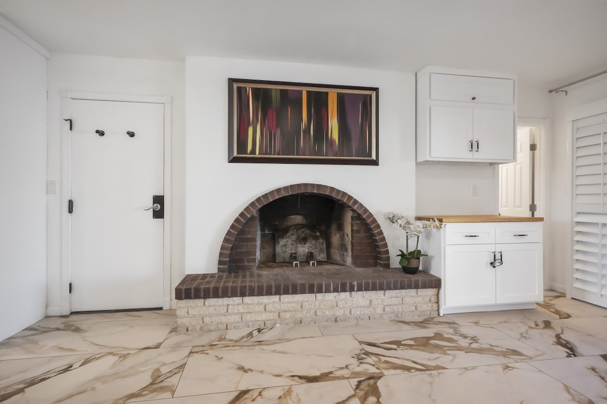 Vegas Staycation Pool+Hot Tub | BBQ | Strip Close gallery image 4