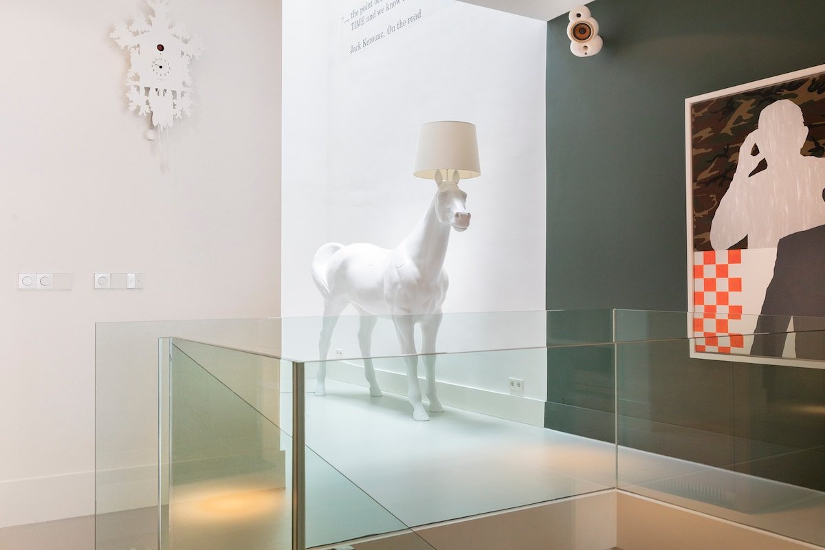 Grand 4 Bedroom Townhouse with a Roof Terrace gallery image 3