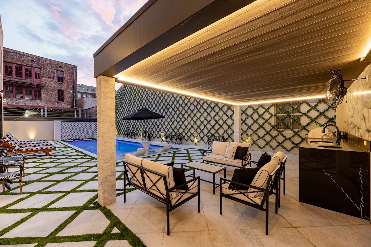 The Krewe 5BR Perfect Location Heated Pool gallery image 3