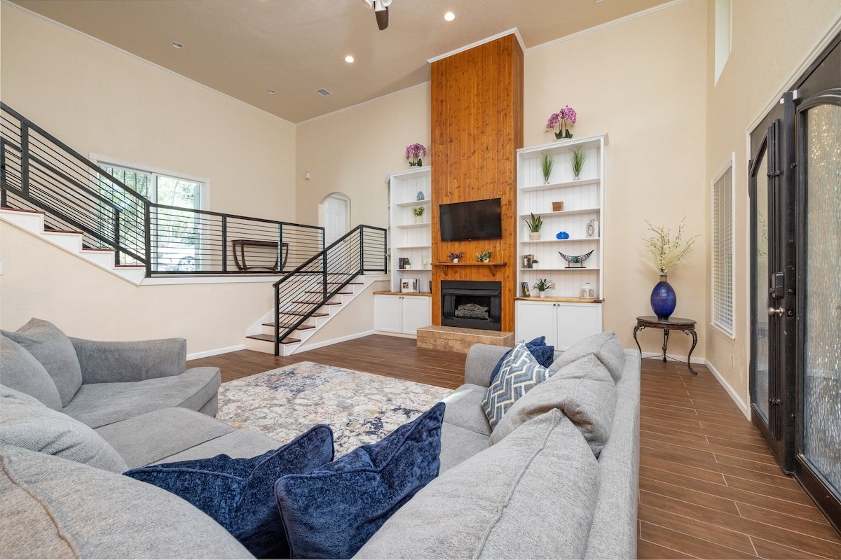 Oakhurst Hillside Scenery 5 Mins from Downtown FW! gallery image 4