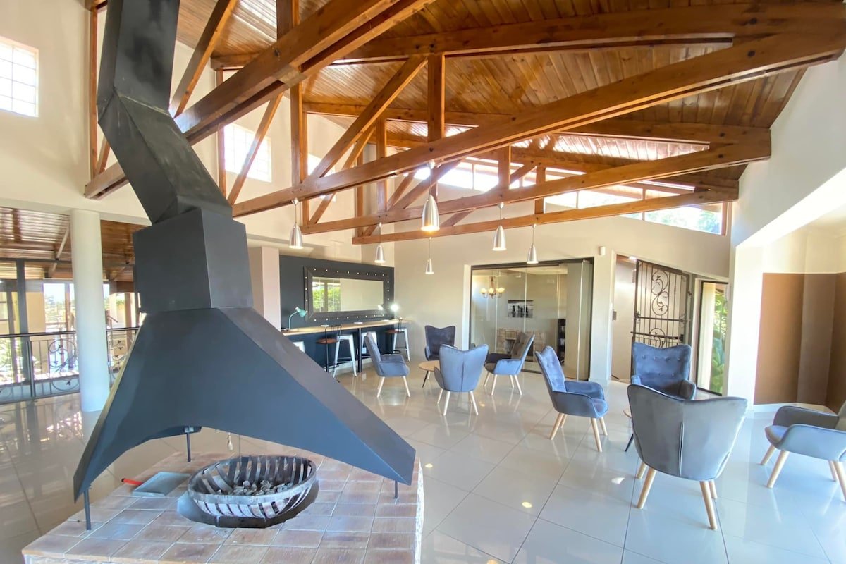 Somerset Retreat & Theatre gallery image 4