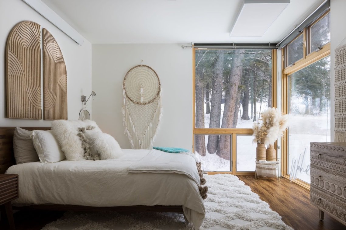 Luxury Modern Floating in trees gallery image 3