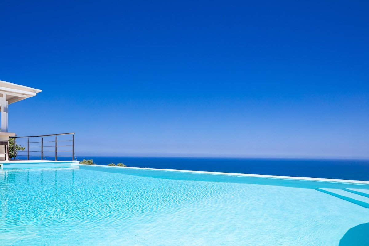 Hilltop villa with full facilities&scenic views gallery image 5