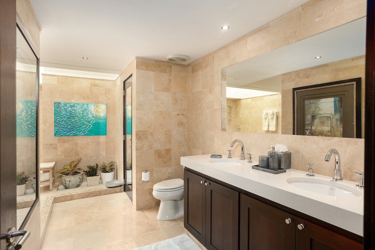 Crowsnest at Coral Cove gallery image 5