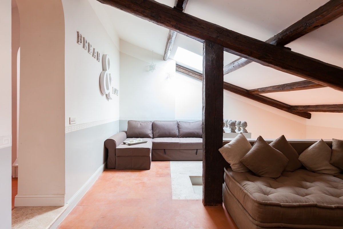 Art Retreat Home terrace – Spanish Steps – DdG gallery image 3