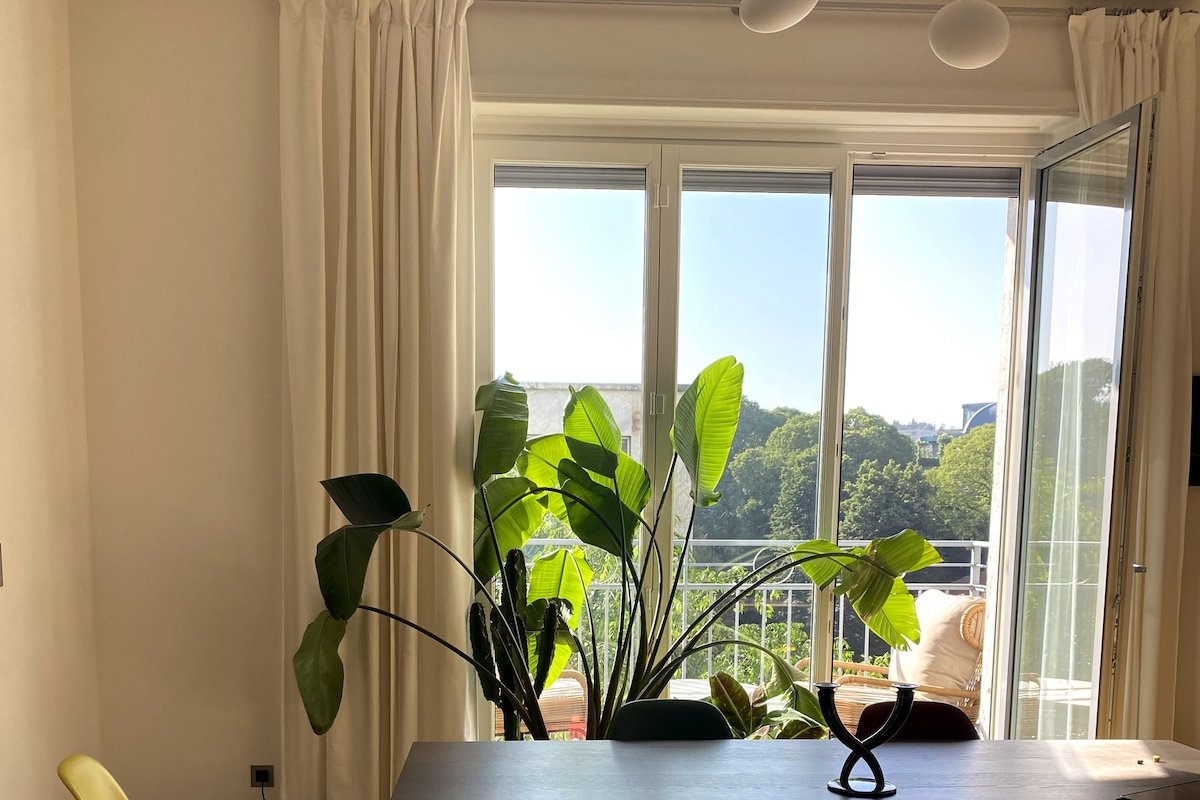 Design Apartment in City Center gallery image 5