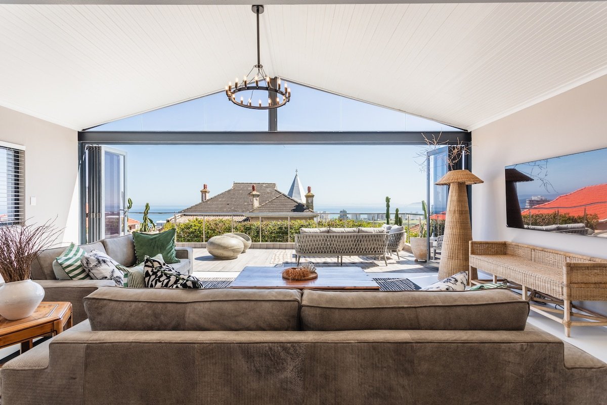 Ocean Vista Luxury Villa: 4-Bed | Pool & Views gallery image 3