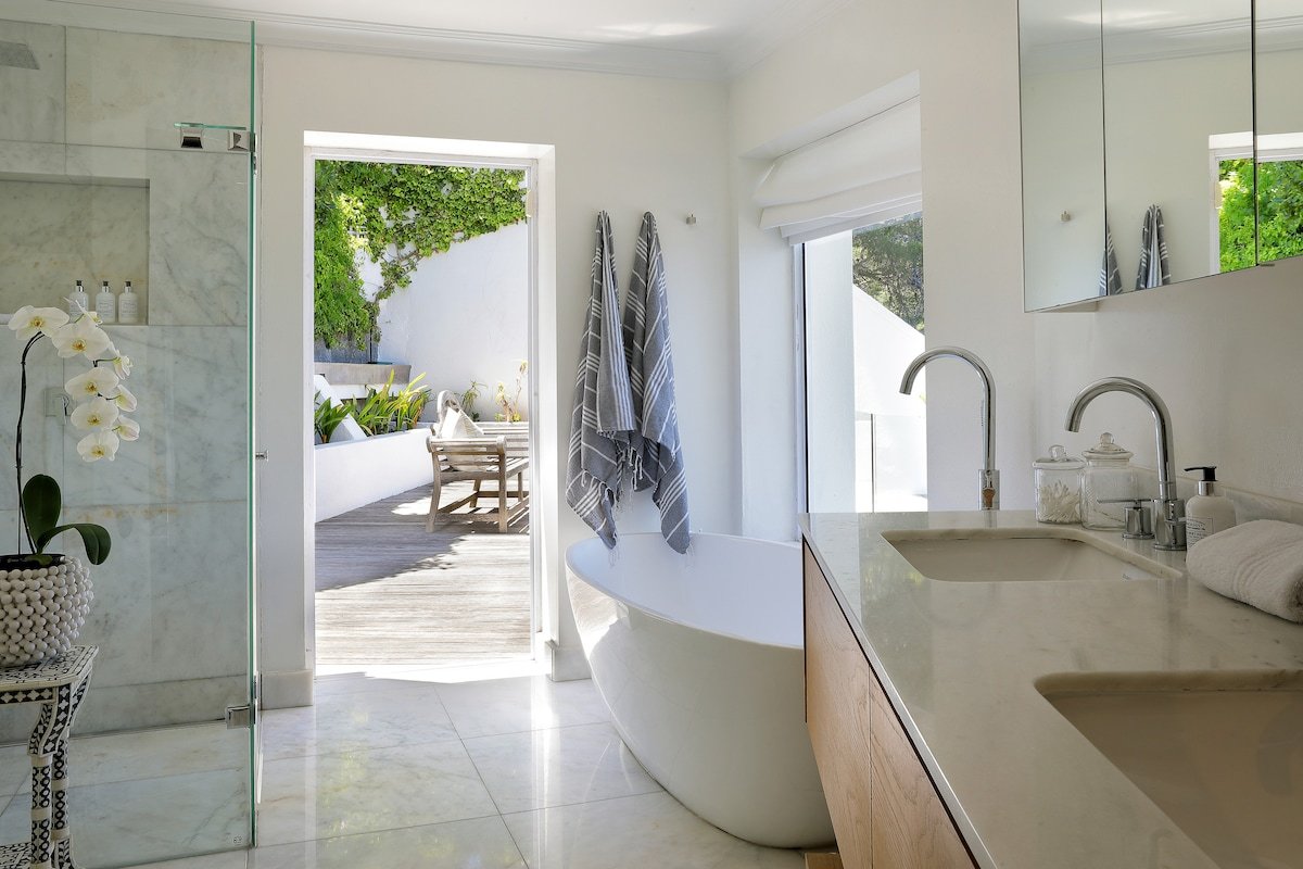 Clifton Sanctuary: Luxury Oceanfront Escape gallery image 4