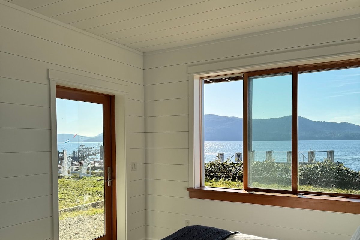 The Vesuvius – Oceanfront Home gallery image 4