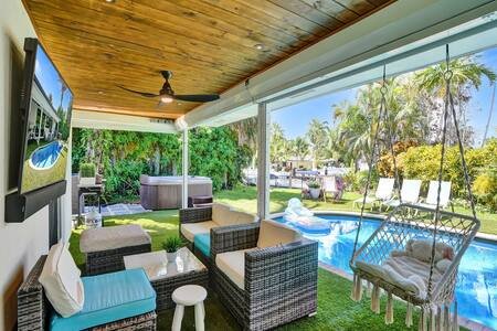 5 BR Oasis HTD Pool, Boat, spa- Olgasfriends gallery image 2