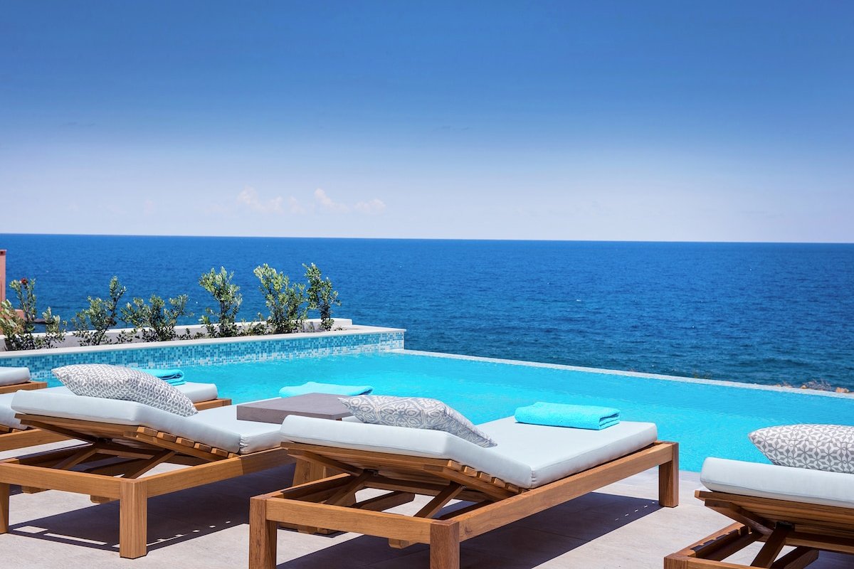 Thalassa Residence, Heated Pool, Hot Tub & SeaView gallery image 2