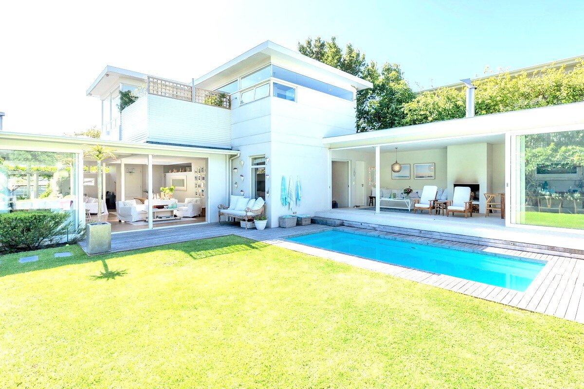 Designer home in Newlands Cape Town gallery image 3