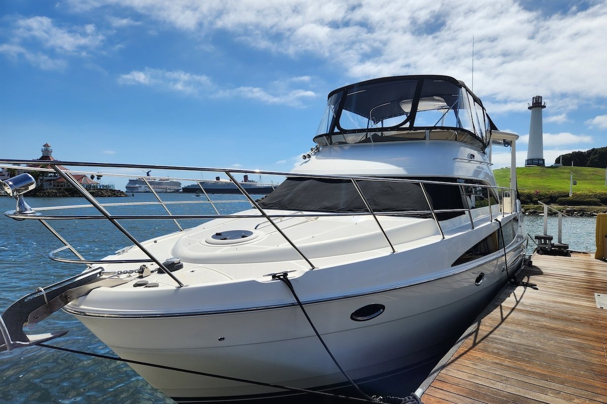 Dockside Boat & Bed, Staycation gallery image 2