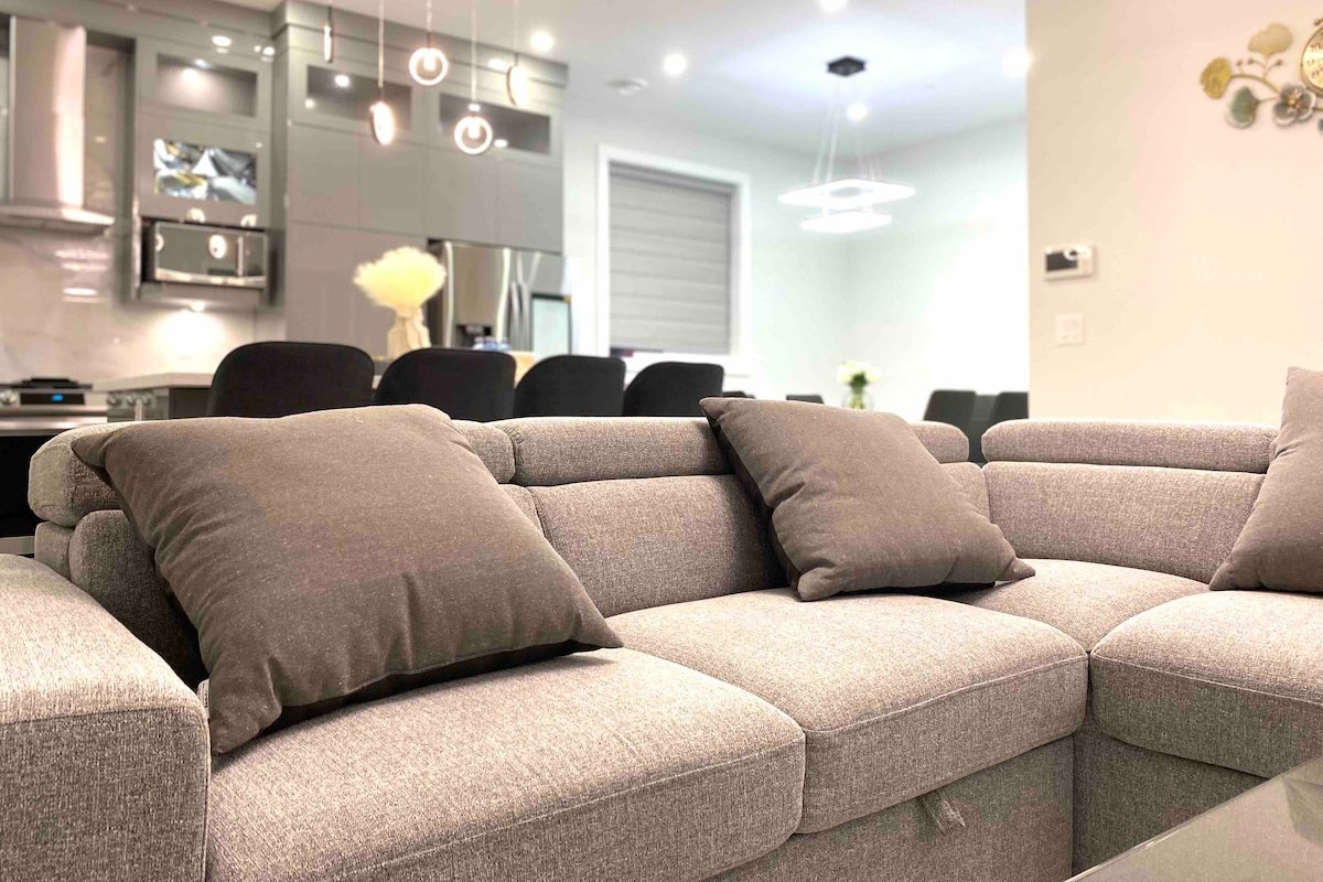 NewHouse@PNE-BigBackyard+FreeGarage+Cruiseship gallery image 3