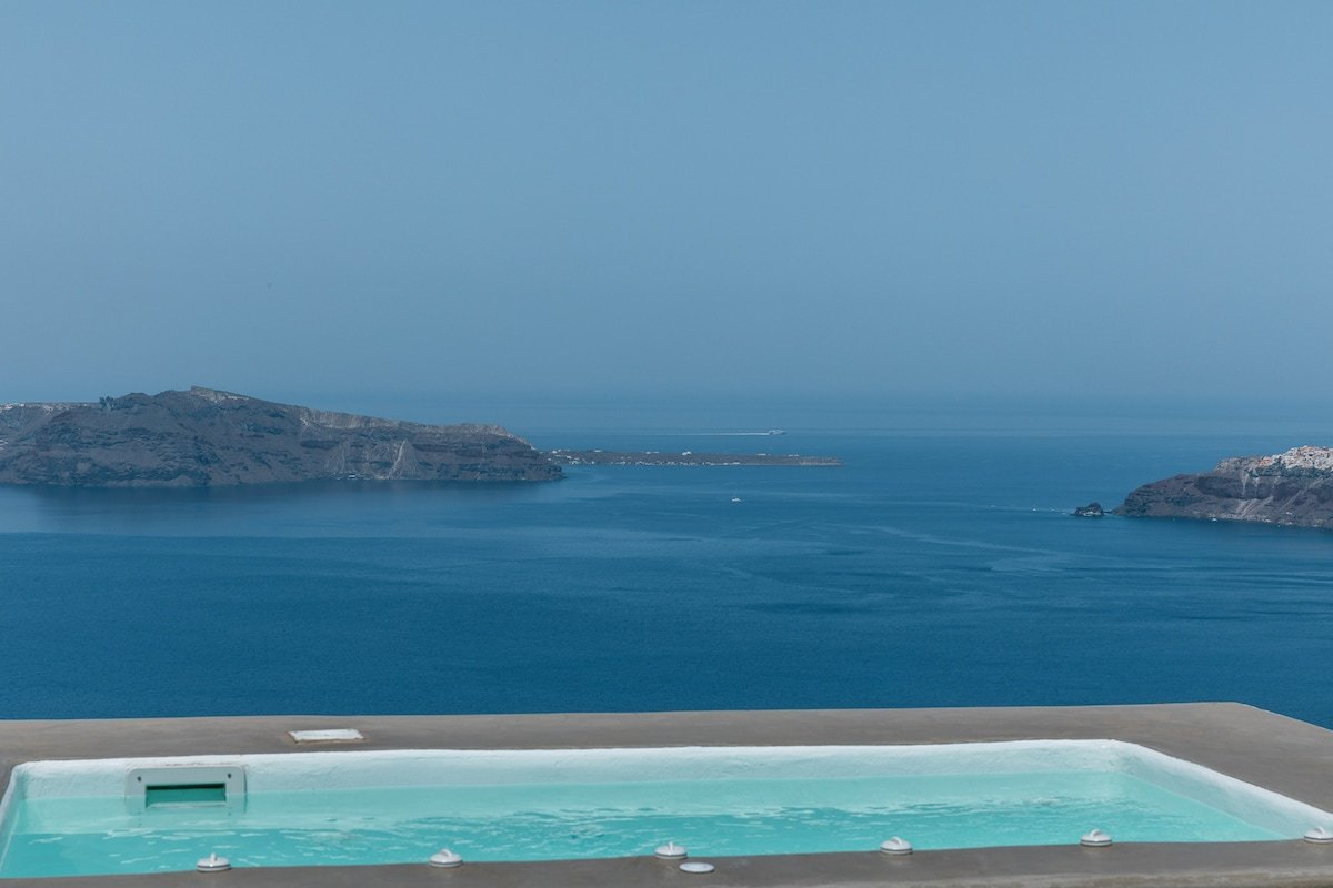 360° Caldera view Villa with hot tub & sea view gallery image 5