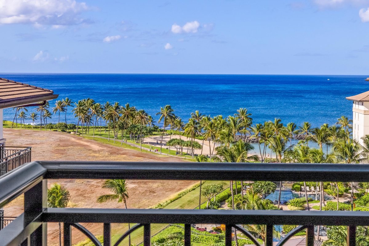 Luxurious Ocean View Suite at Beach Villas O-1005