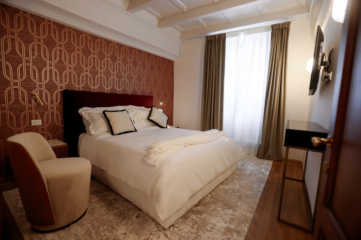 Old Bridge + Lift | Luxury & Comfort gallery image 4