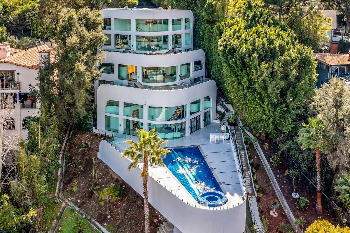 Bel Air Yacht Mansion w/ 50 ft pool and 300° views gallery image 2
