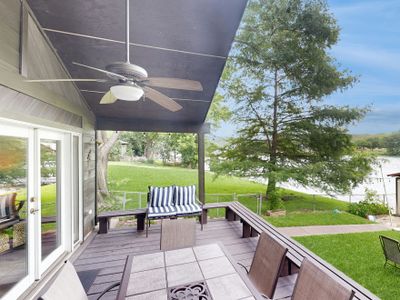 Chic 2BR Lakefront | Dock | Deck | W/D
